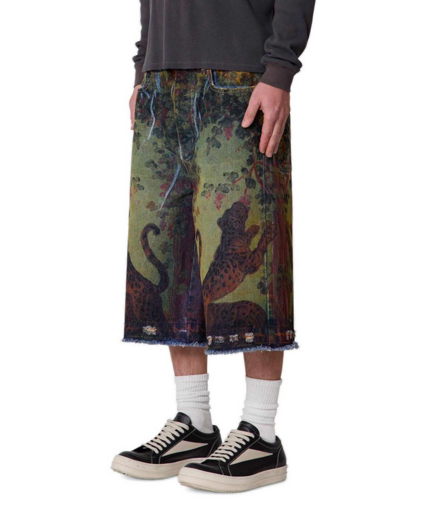 Мужские шорты mnml Ultra-Baggy Leopard-Print Denim, 14" Inseam, цвет: Зелёный — фото 6