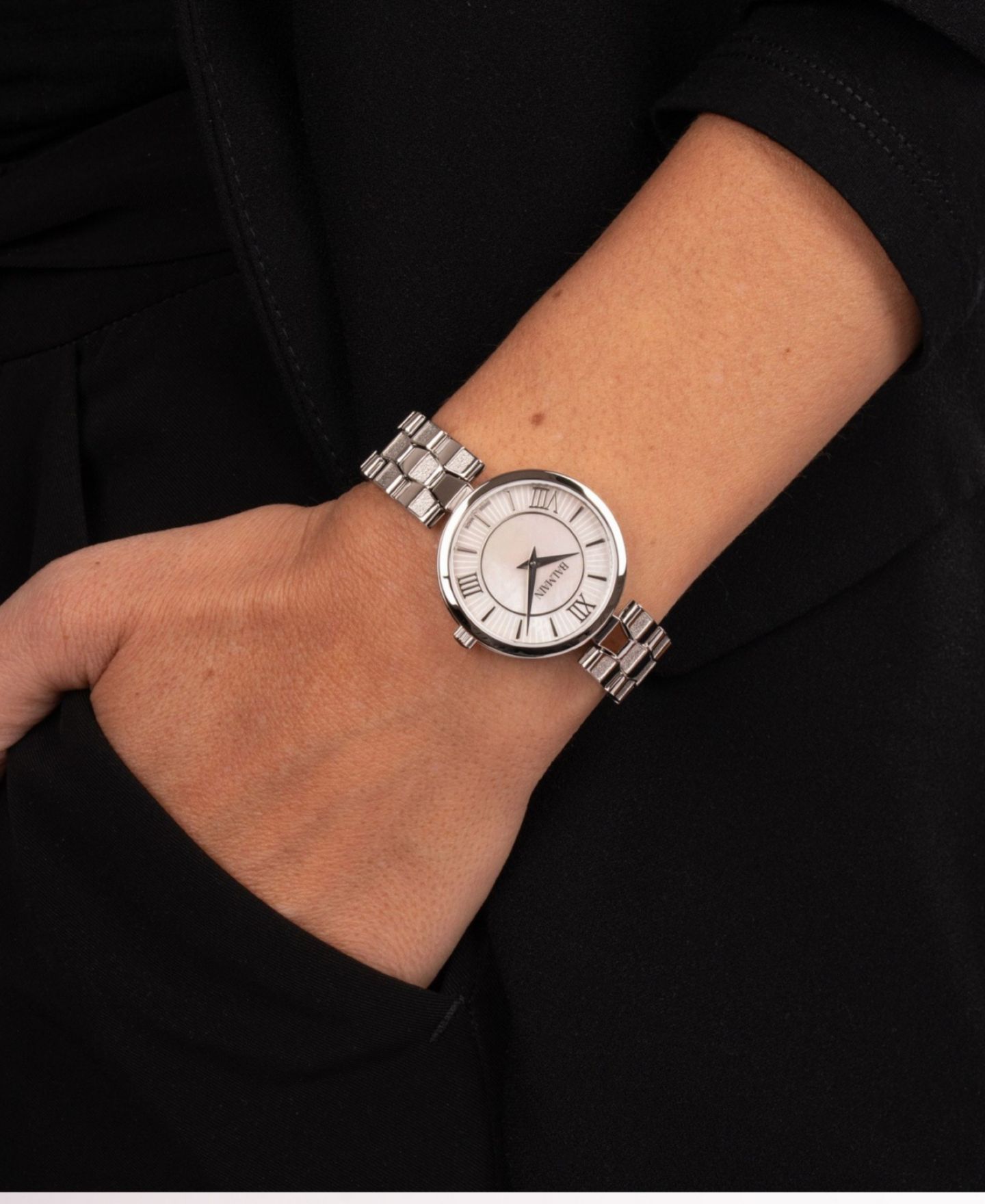 Женские часы Balmain Swiss Quartz Sedirea Imitation Pearl Dial Silver-Tone Stainless Steel Bracelet Watch 31mm — фото 3