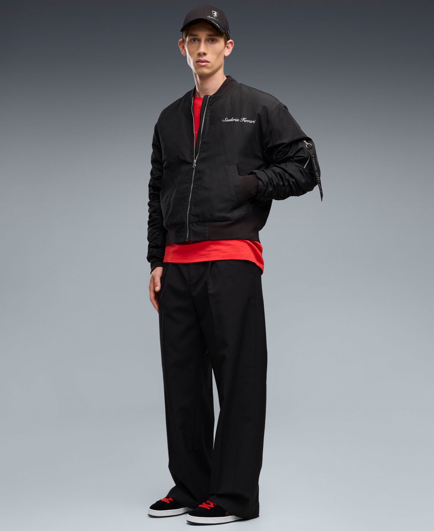 Мужская куртка PUMA Ferrari Vegas Elevated Full-Zip Bomber, цвет: Чёрный — фото 2
