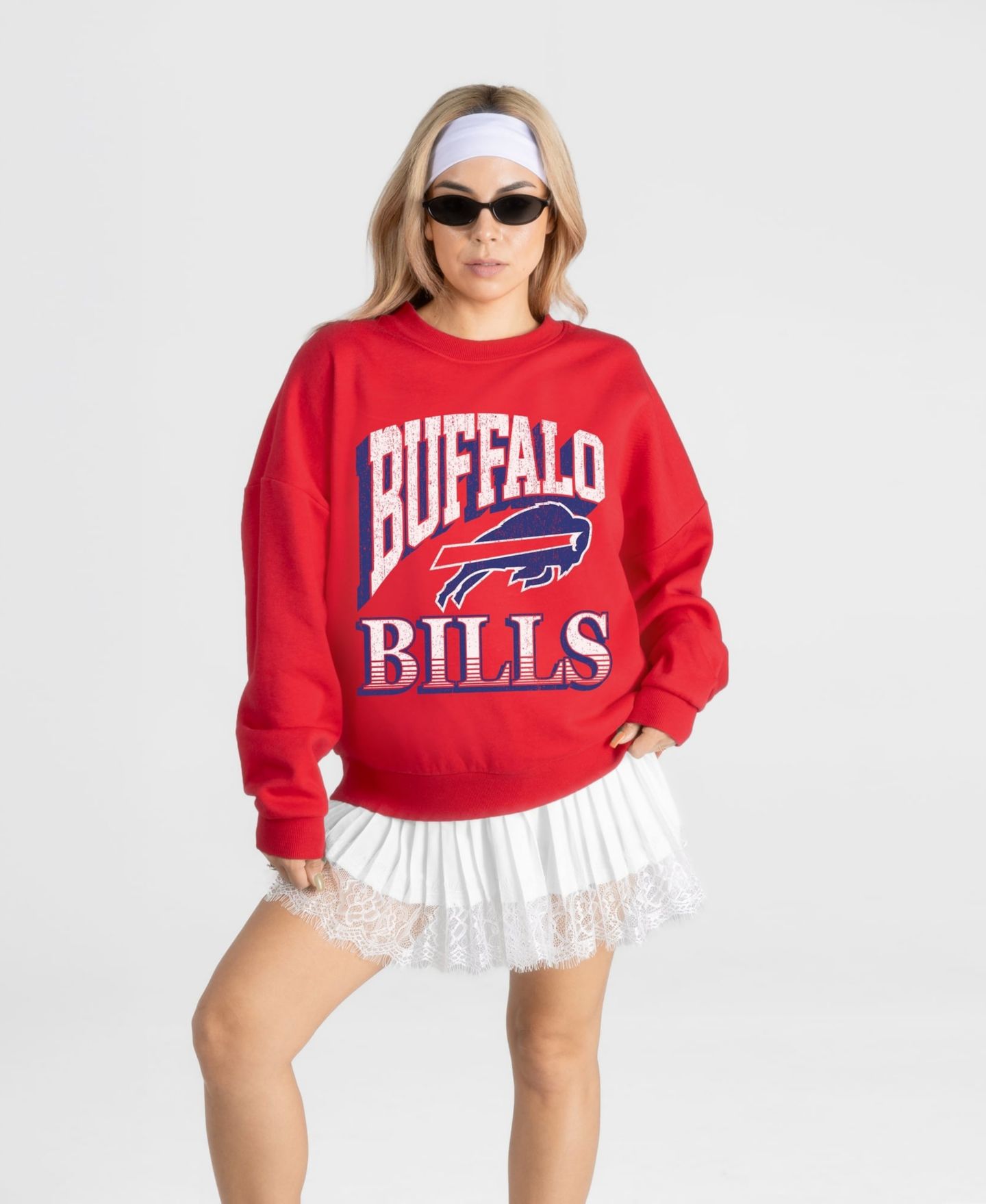 Женская толстовка Gameday Couture Red Buffalo Bills Main Character Oversized Premium Drop Shoulder — фото 1
