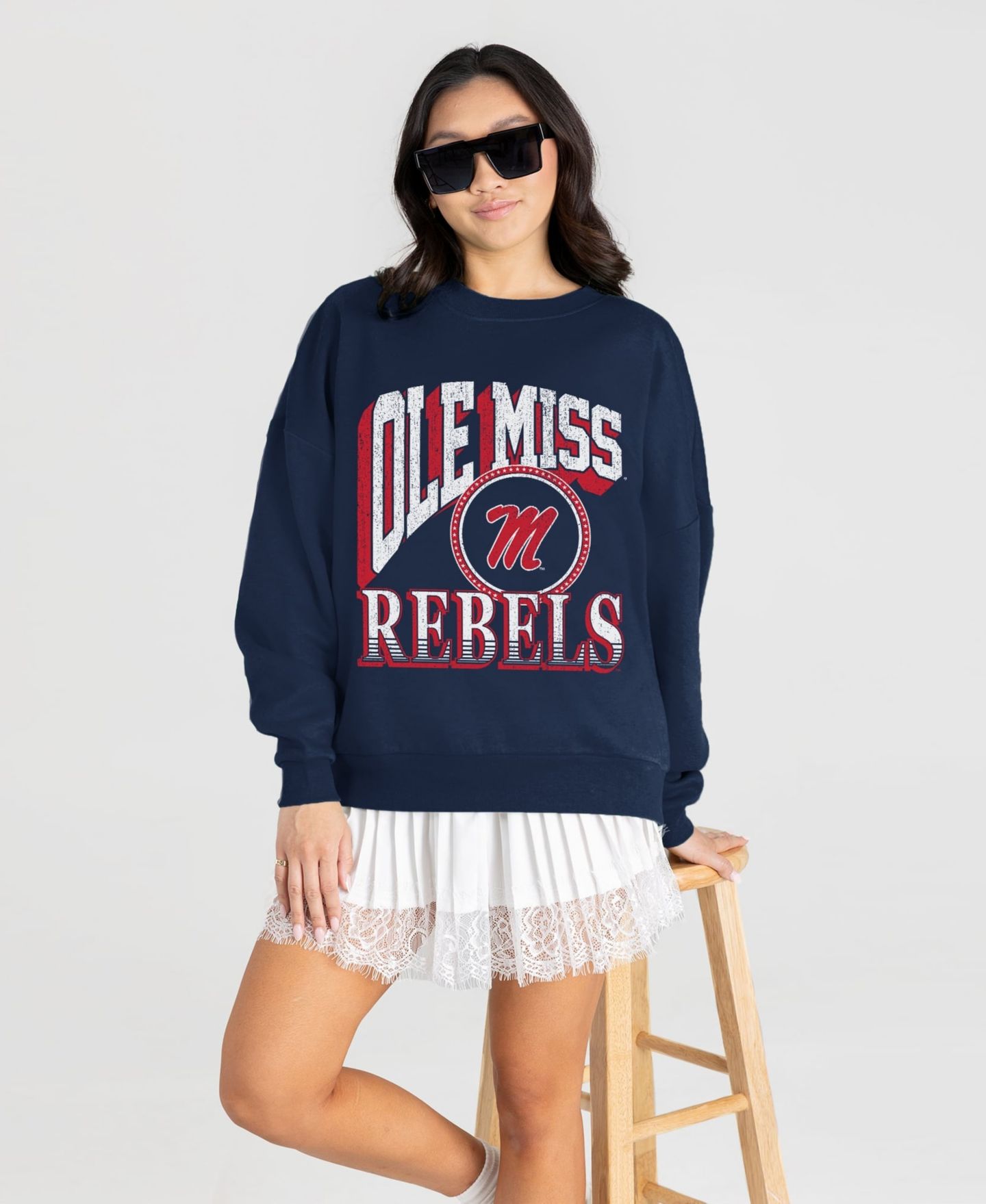 Женская толстовка Gameday Couture Navy Ole Miss Rebels Main Character Oversized Premium Drop Shoulder — фото 4