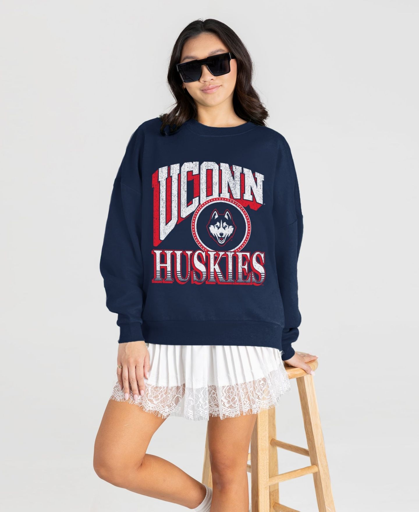 Женская толстовка Gameday Couture Navy UConn Huskies Main Character Oversized Premium Drop Shoulder — фото 4
