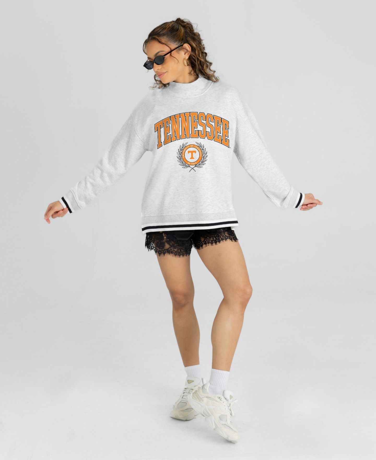 Женская толстовка Gameday Couture Ash Tennessee Volunteers Rally Point Contrast Stripe Mock Neck — фото 5
