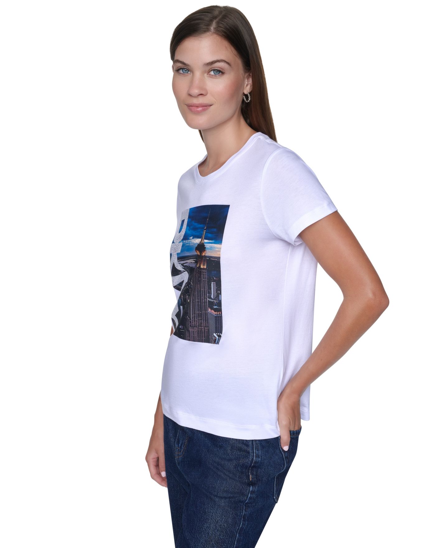 Женская футболка DKNY Jeans Petite Manhattan Logo Graphic Crewneck Short-Sleeve, цвет: Белый / Комбинированный — фото 3