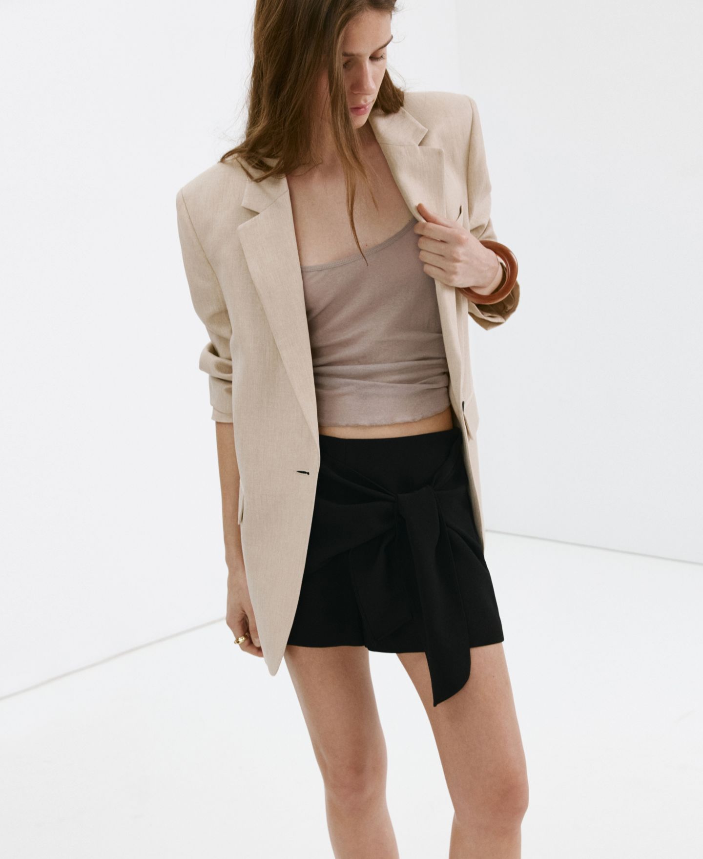 Женские шорты Mango Bow Mid-Rise Straight, 2.36" Inseam, цвет: Чёрный — фото 4