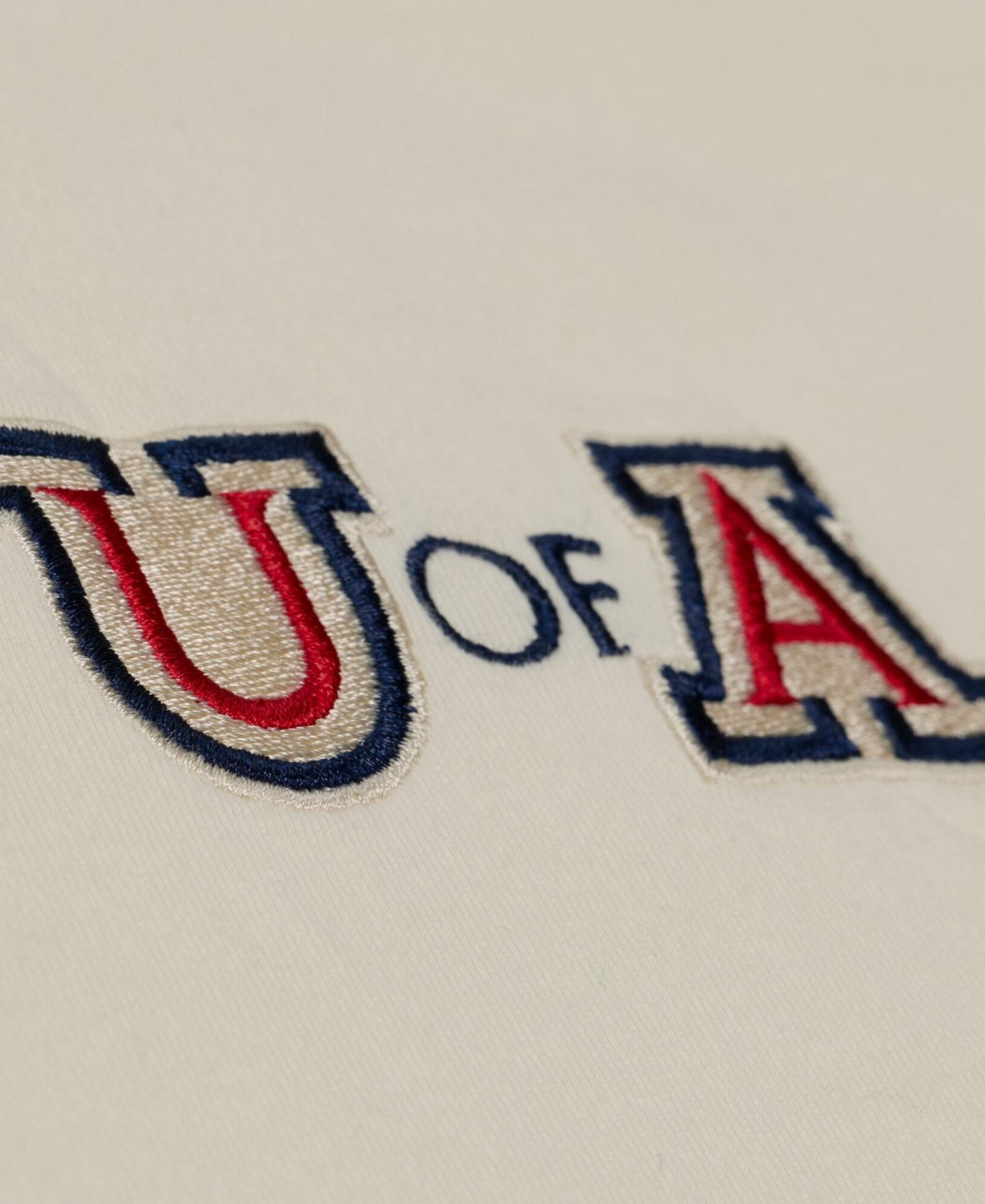 Мужская футболка Mitchell & Ness Cream Arizona Wildcats Oversized Heritage Hue — фото 3