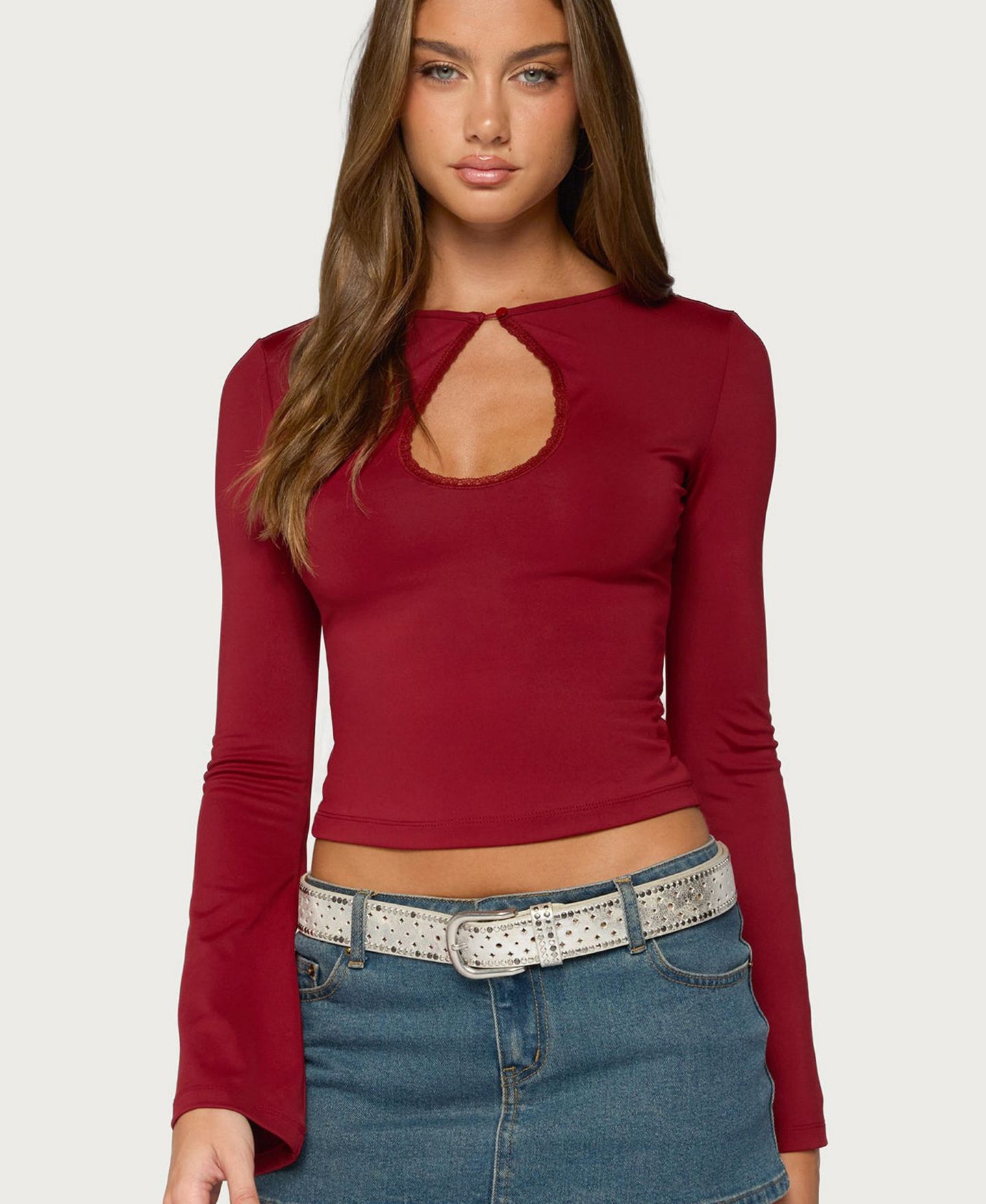 Женский топ Edikted Dena Keyhole Long-Sleeve Bell-Sleeve, цвет: Бордовый — фото 1