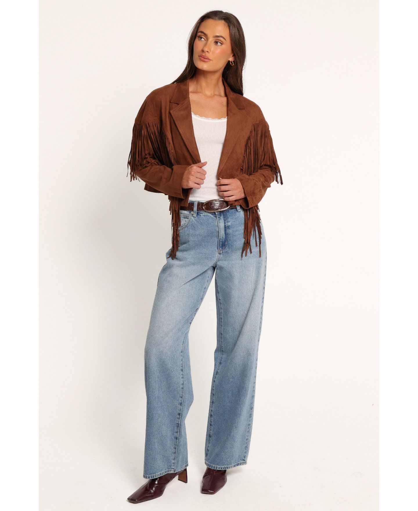Женская куртка Petal and Pup Kara Fringe Cropped Faux Suede, цвет: Шоколадный коричневый — фото 2