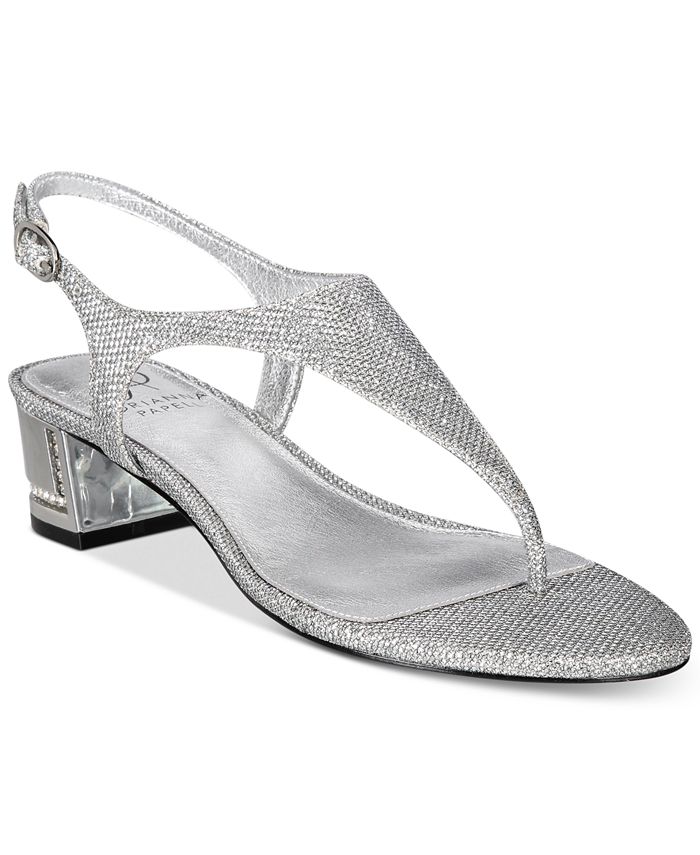 Adrianna Papell Womens Cassidy Flat Sandal Adrianna Papell Womens Cassidy Flat Sandal