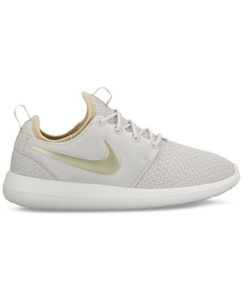 finish line womens roshe run