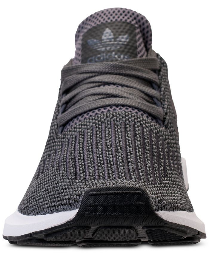 men's swift run casual sneakers