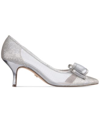 nina bianca pointy toe pump