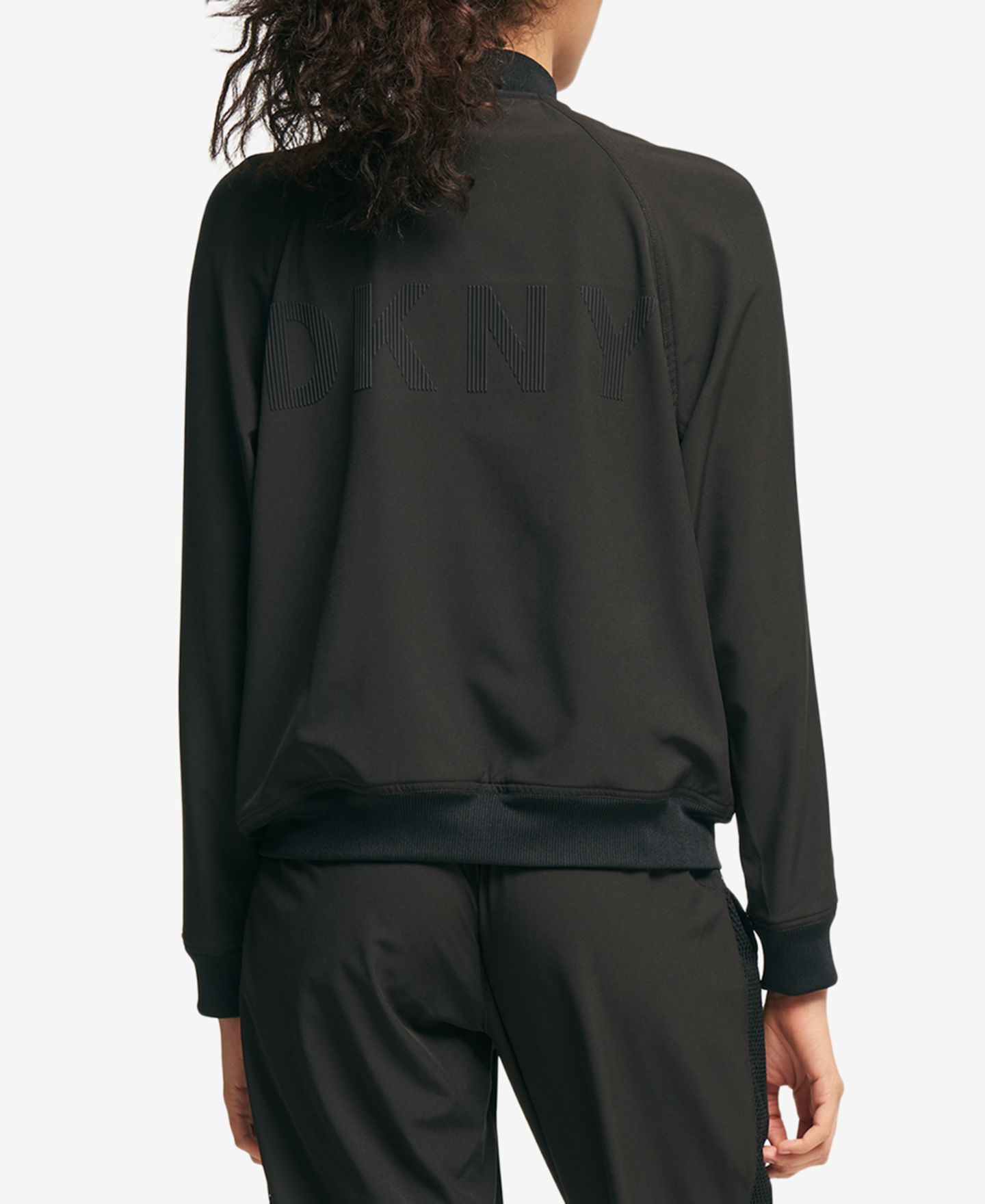 Женская куртка DKNY Sport Graphic Bomber, цвет: Чёрный — фото 2