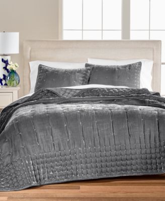 Martha Stewart Collection - Tufted Velvet Twin Quilt