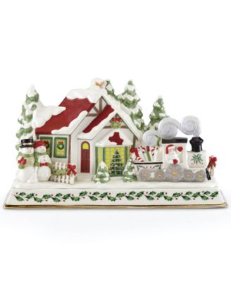 Lenox - Santa & Train Musical Lighted Centerpiece