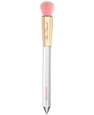 Too Faced Pretty Rich Diamond Light Highlighting Brush