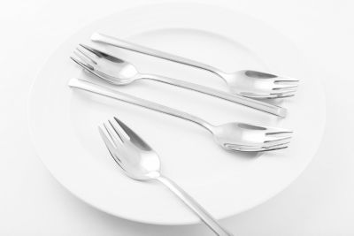 thumbnail image 2 of Cambridge Silver Seyon Mirror Flatware – Stainless Steel Glossy Silverware – West Elm Style – CHOICE 2 of 5