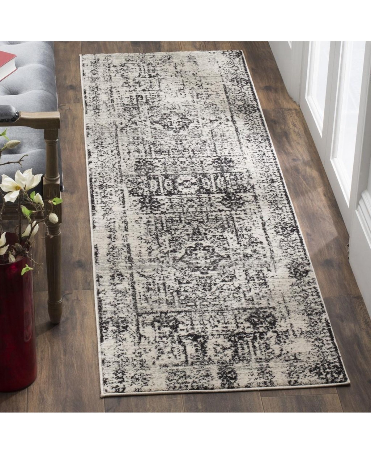 Safavieh Evoke EVK260and Black 2'2