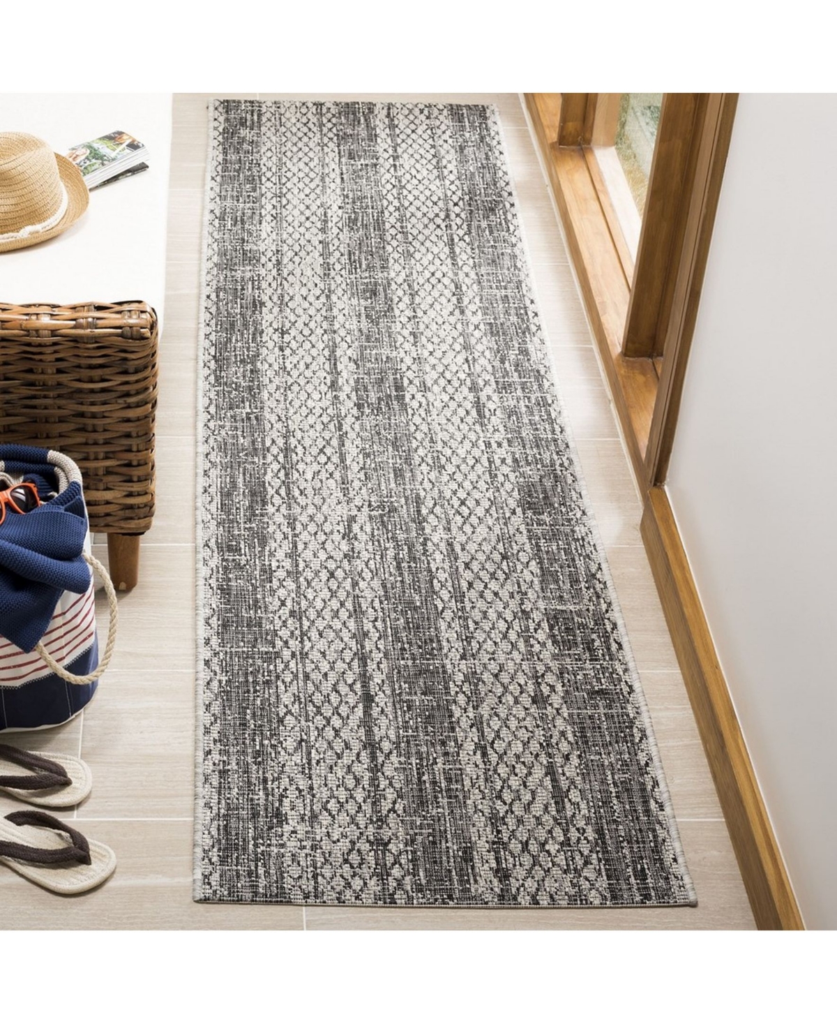 Safavieh Courtyard CY8736 Light Grey and Black 2'3