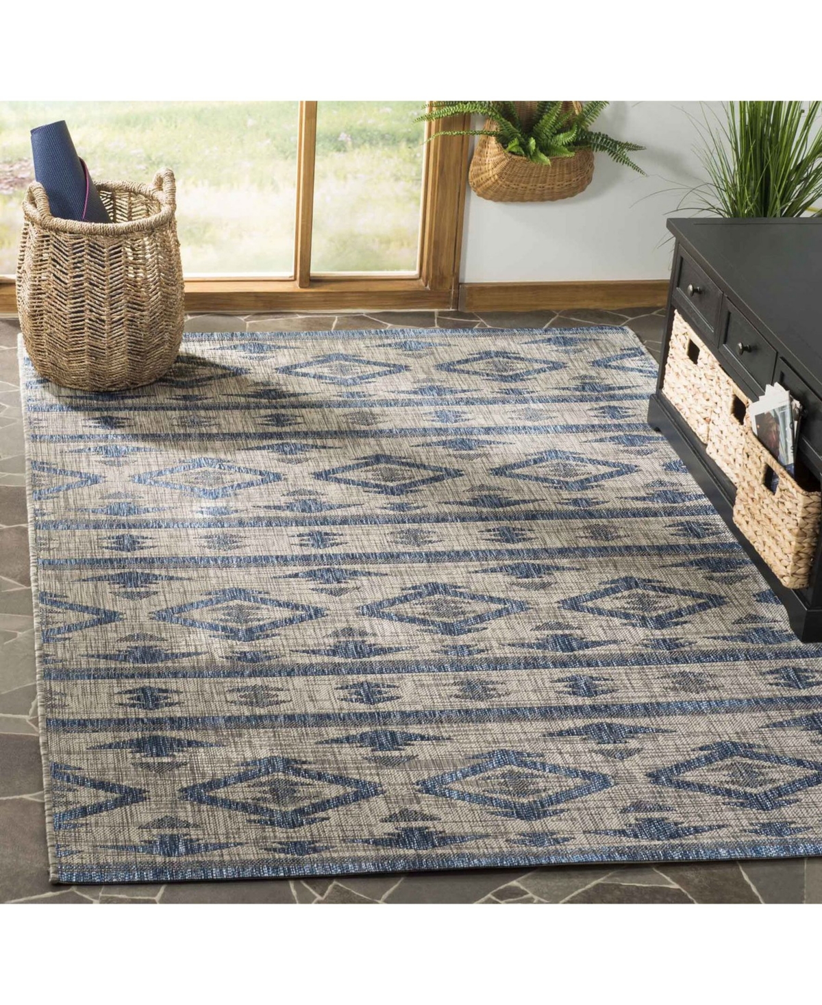 Safavieh Courtyard CY8863 Gray and Navy 5'3" x 7'7" Outdoor Area Rug
