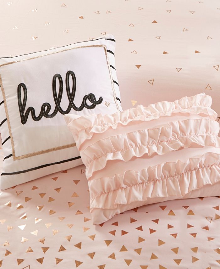 Intelligent Design CLOSEOUT! Zoey Twin/Twin XL 4Pc. Metallic Triangle Print Duvet Cover Set