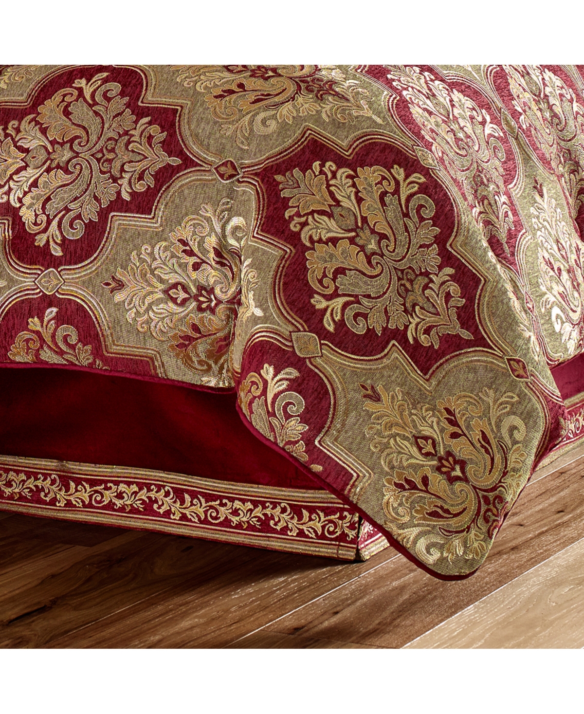 J Queen New York Maribella Comforter Set