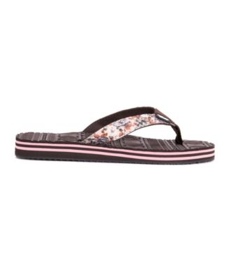 muk luks flip flops