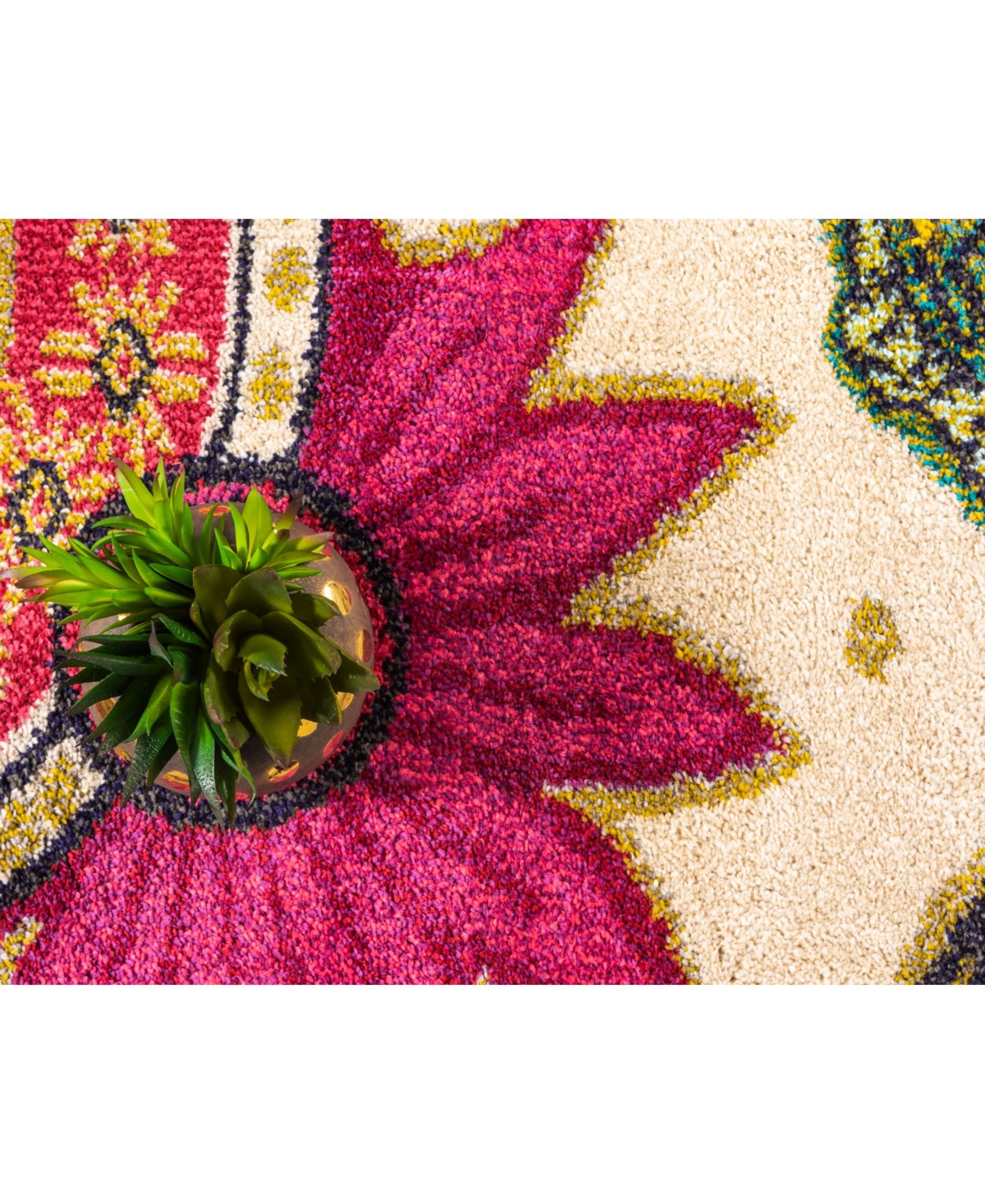 Bayshore Home Newwolf New110' Area Rug - Beige