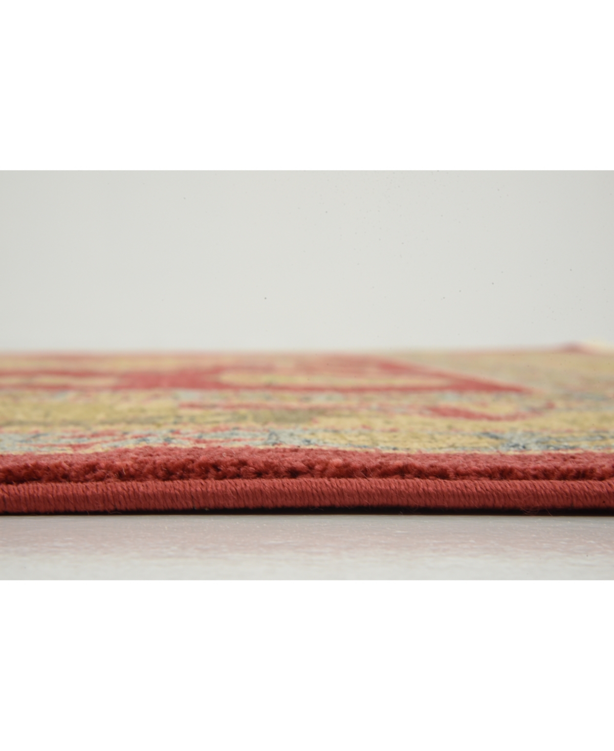 Bayshore Home Harik Har1Area Rug - Red