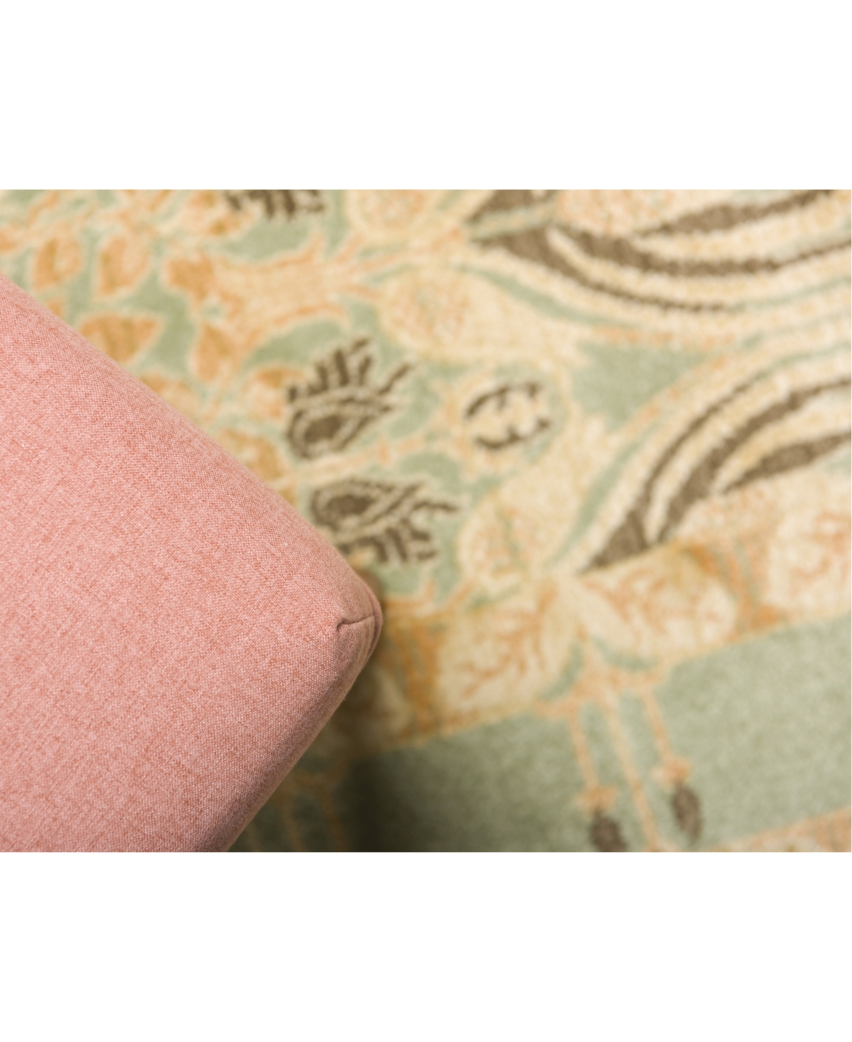 Bayshore Home Orwyn Orw3 10' Area Rug