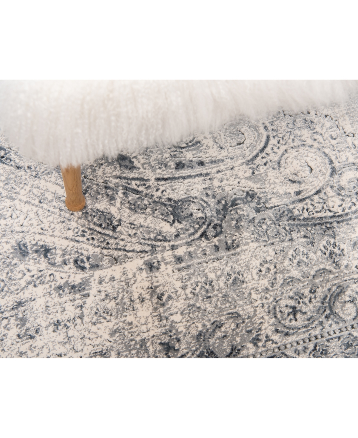 Bayshore Home Odette Ode8 Area Rug