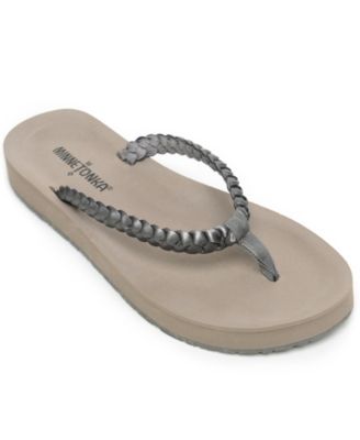 minnetonka hallie flip flop