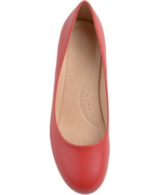 Women's Saar Round Toe Kitten Heel Pumps