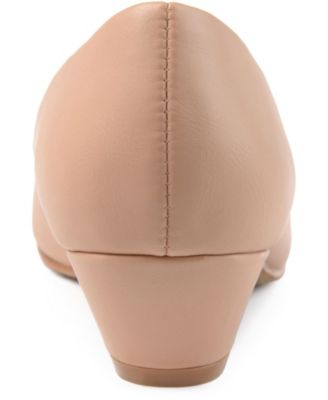 Women's Saar Round Toe Kitten Heel Pumps