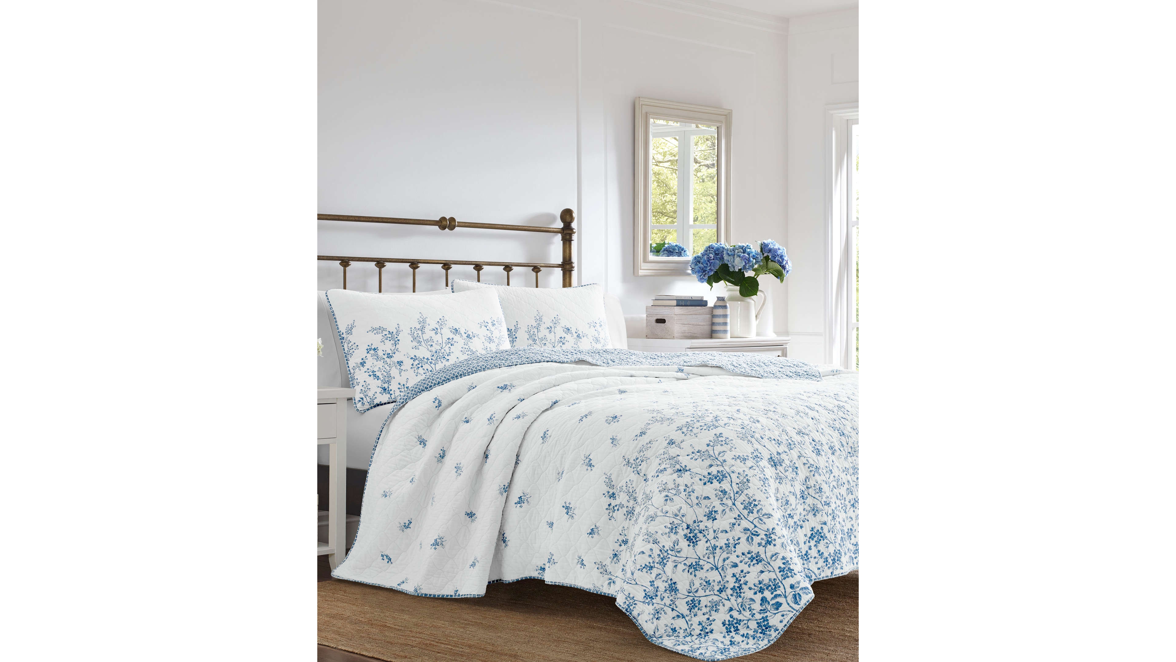 Laura Ashley Flora Cotton Reversible 3 Piece Quilt Set, King