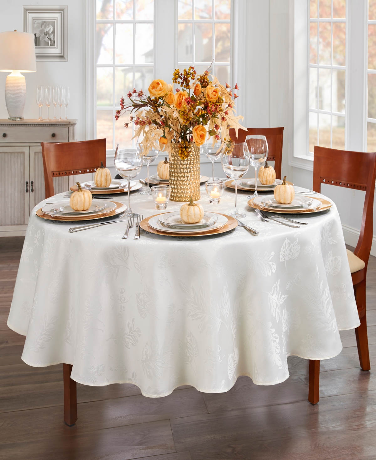 Elrene Elegant Woven Leaves Jacquard Damask Tablecloth, 70" Round In Ivory