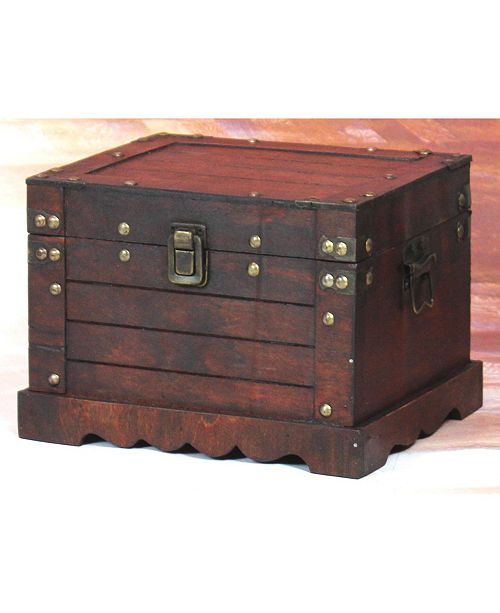 Old Style Wooden Chest In Antique Cherry Large