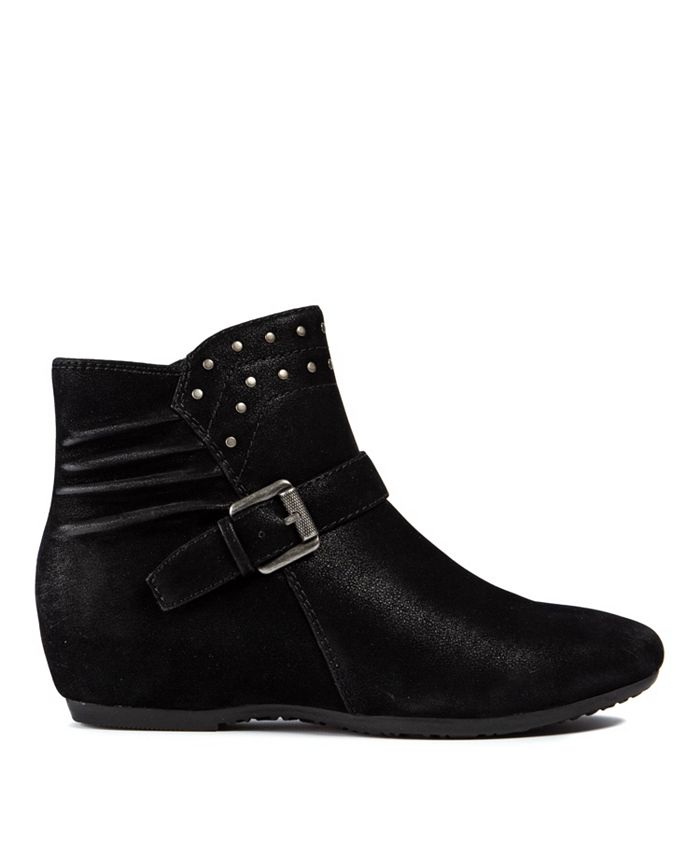 baretraps pepper wedge bootie
