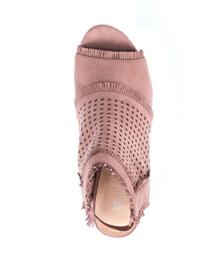 GC Shoes Kyra Laser Cut Slip On Shooties &amp; Reviews Boots