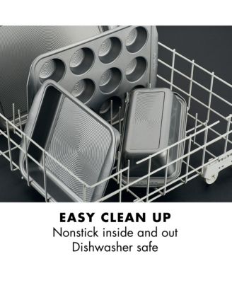 Circulon Nonstick 9" Round Cake Pan