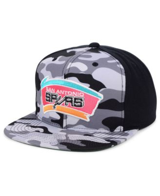 Team Colors Camo Snapback Cap 