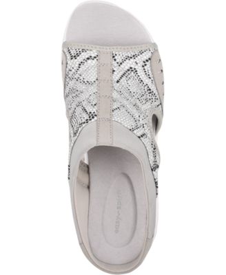 Women's Traciee Lightweight Flat Easy-On Sandals