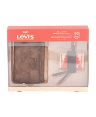 Levi's