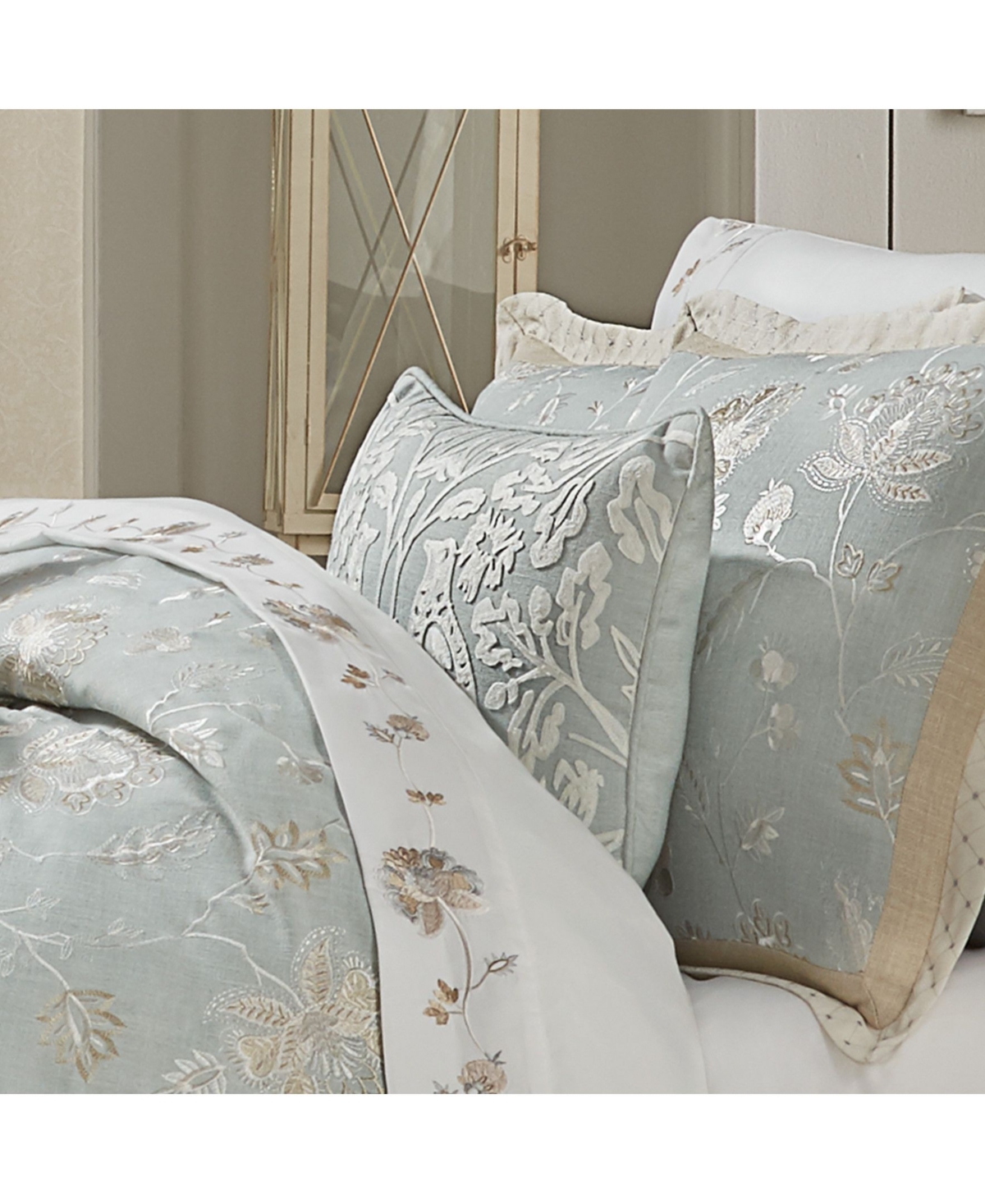 J Queen New York Garden View Decorative Pillow, 18" X 18" In Blue