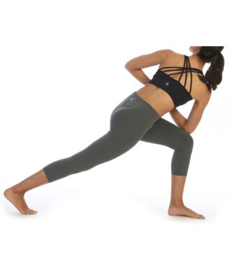 High Waist Three-Fourth Compression Leggings
