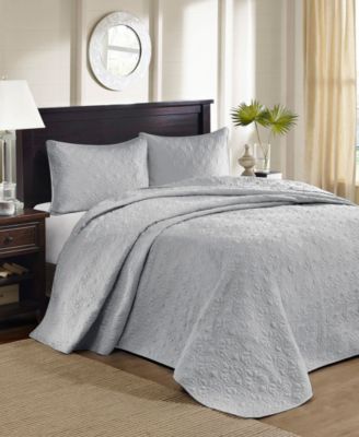 Quebec Quilted Bedspread Sets
