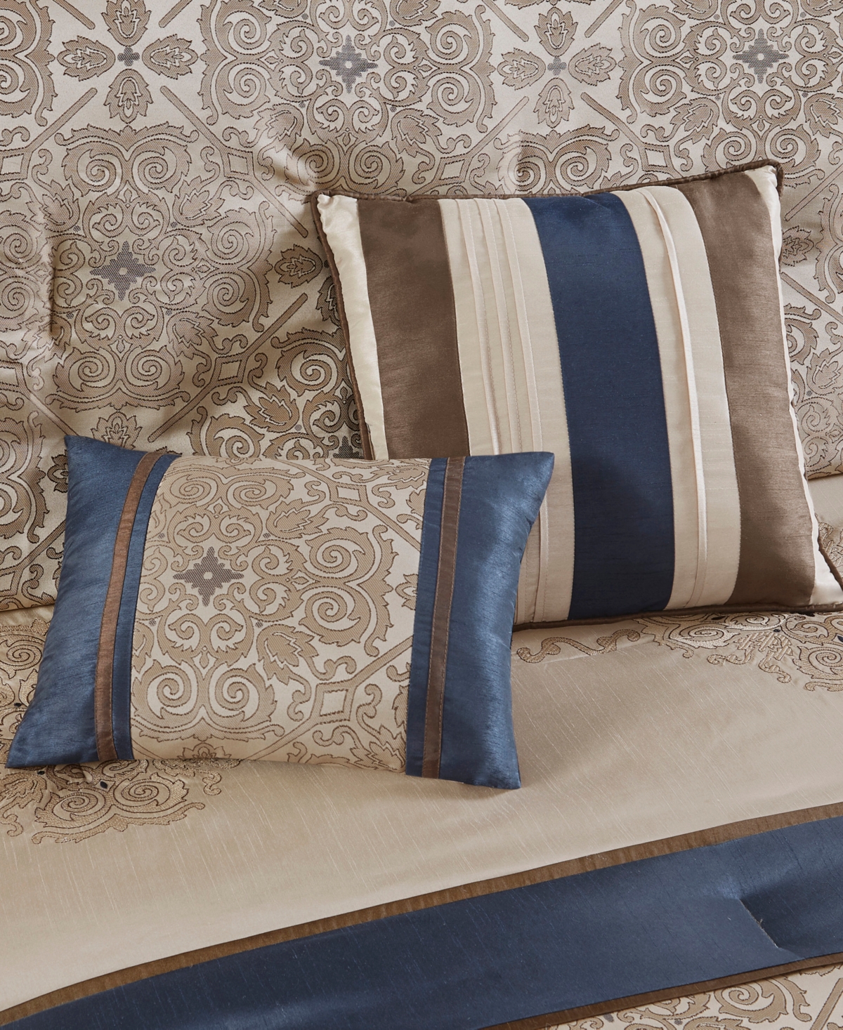 Madison Park Essentials Delaney 24-Pc. Room A Bag