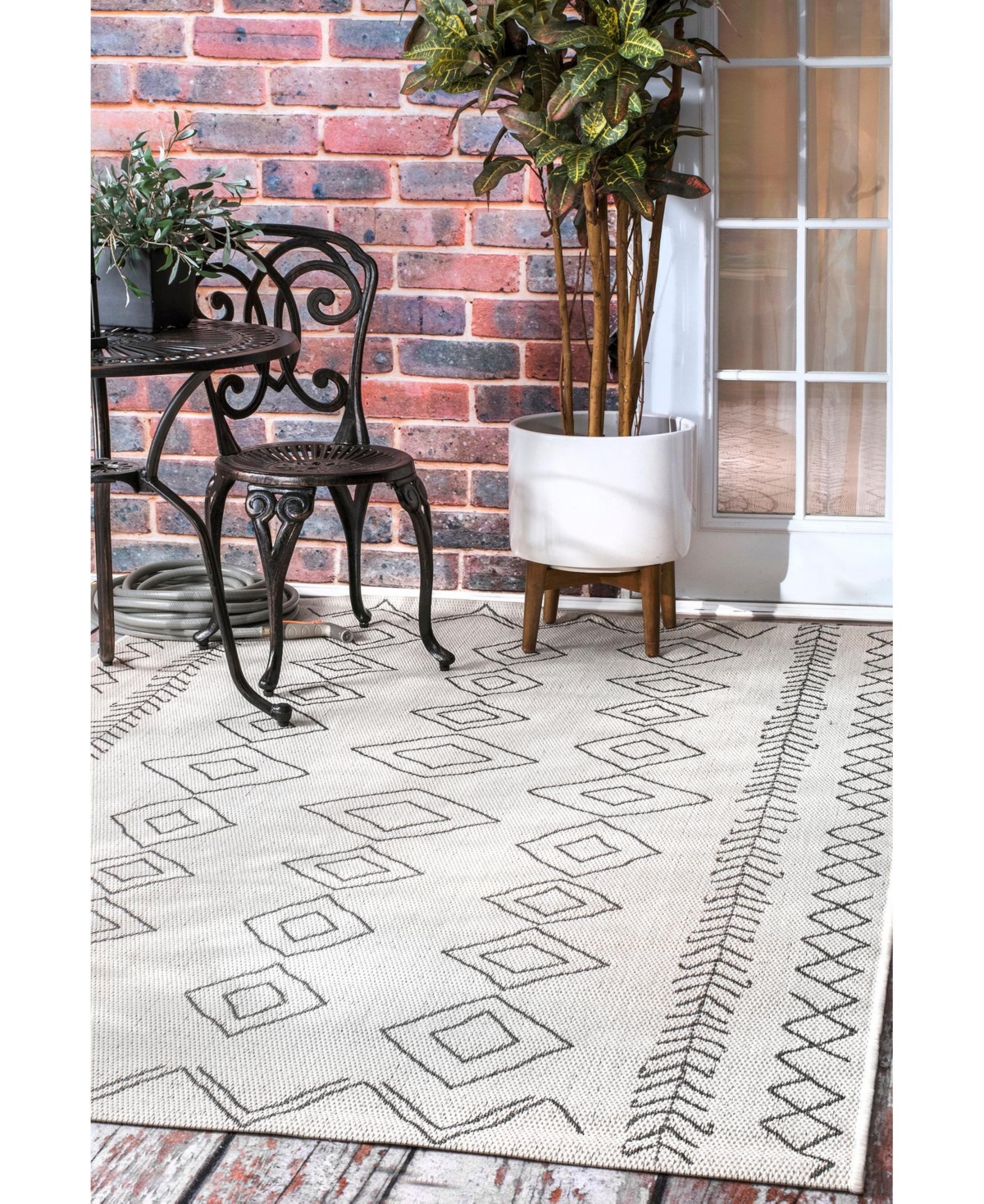 nuLoom Serna OWDN23A11' Outdoor Area Rug - Ivory
