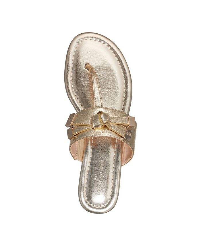 bandolino t strap sandals