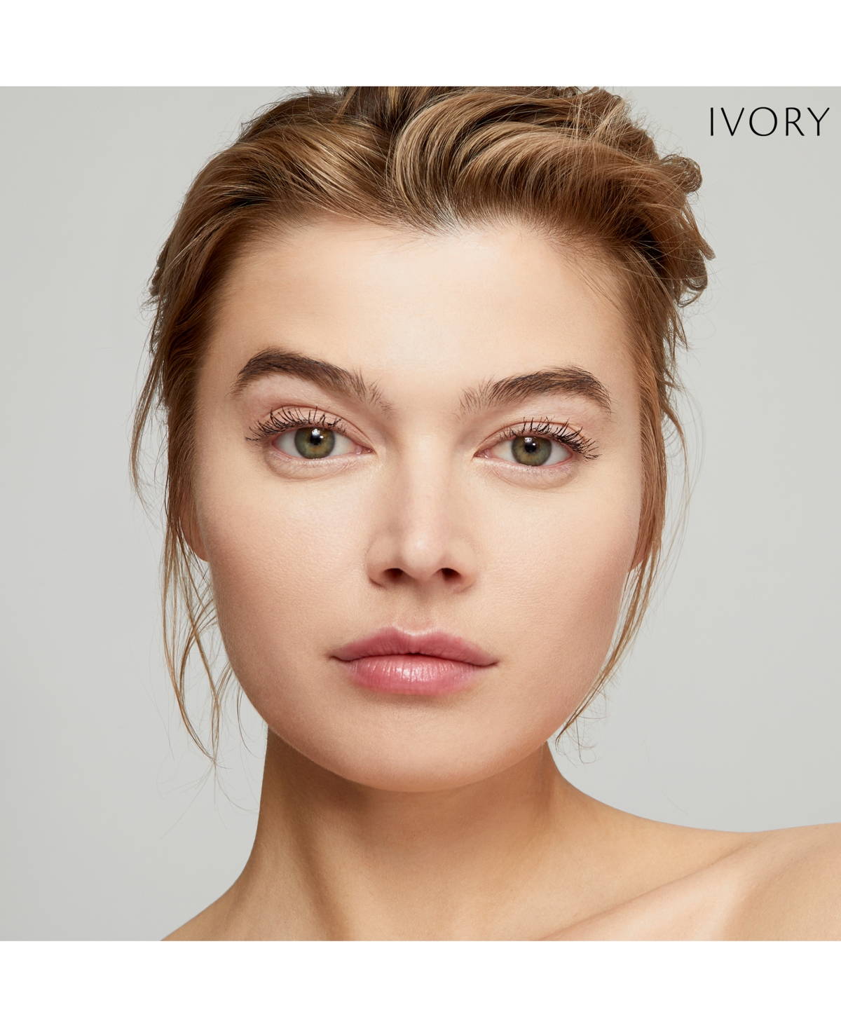 Cle de Peau Beaute Radiant Corrector For Eyes
